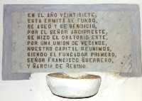 Lpida y Pila de agua de la Ermita del Cortijo de Casa Blanca (Fuente lamo de Murcia)