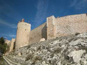 Murallas de la fortaleza caravaqueña