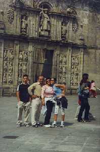 Con su familia en Santiago de Compostela 