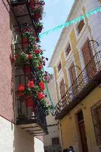 Balcn adornado para las fiestas de Ulea [Ulea_Fiestas de la Santa Cruz] 